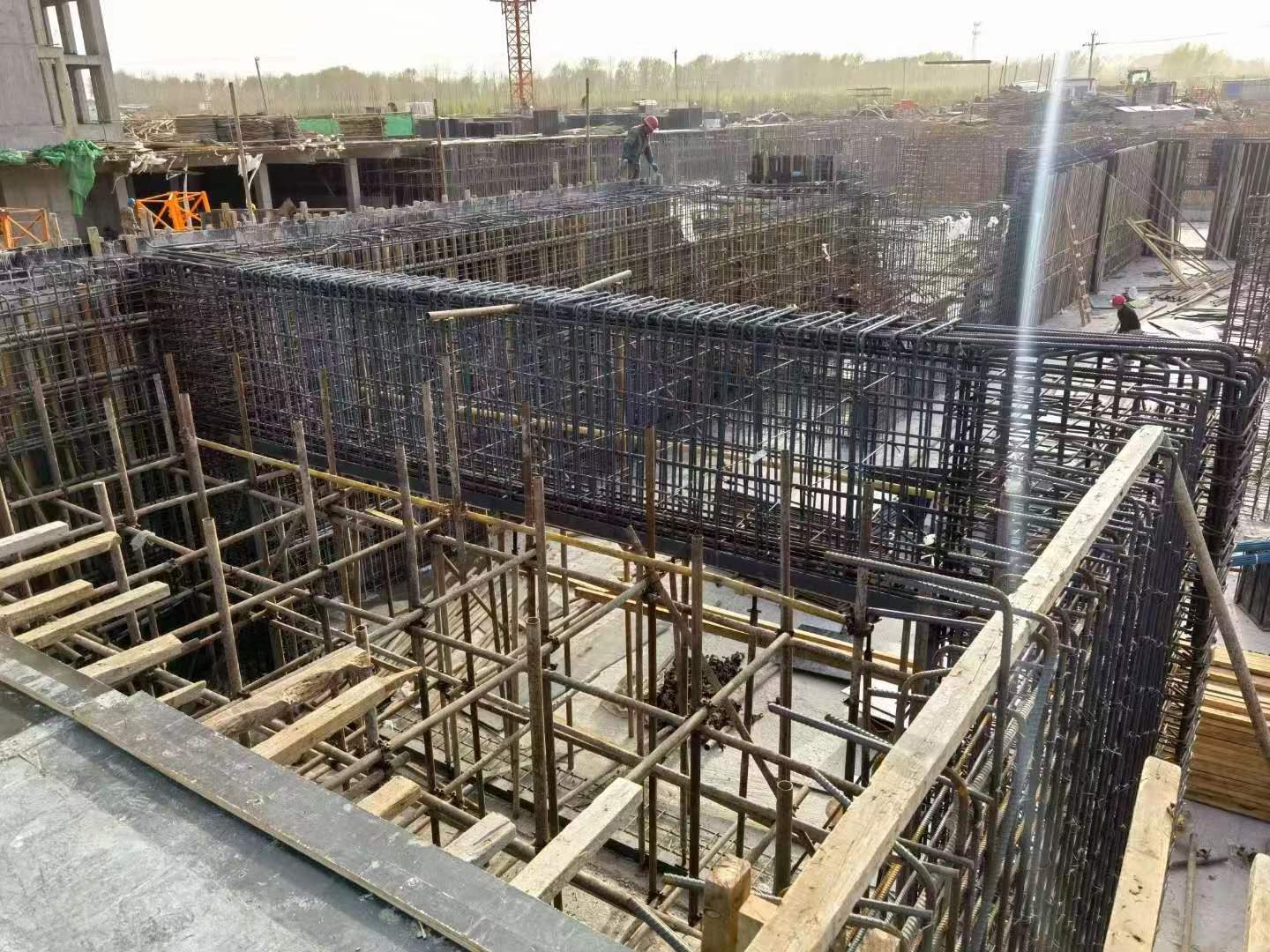 内江建筑基础筏板施工时混凝土有哪些常见问题?